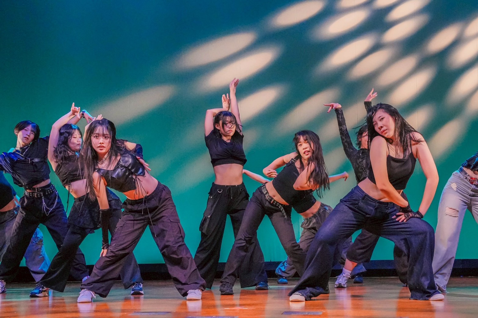 WAVE DANCE STUDIOで踊る子どもたち